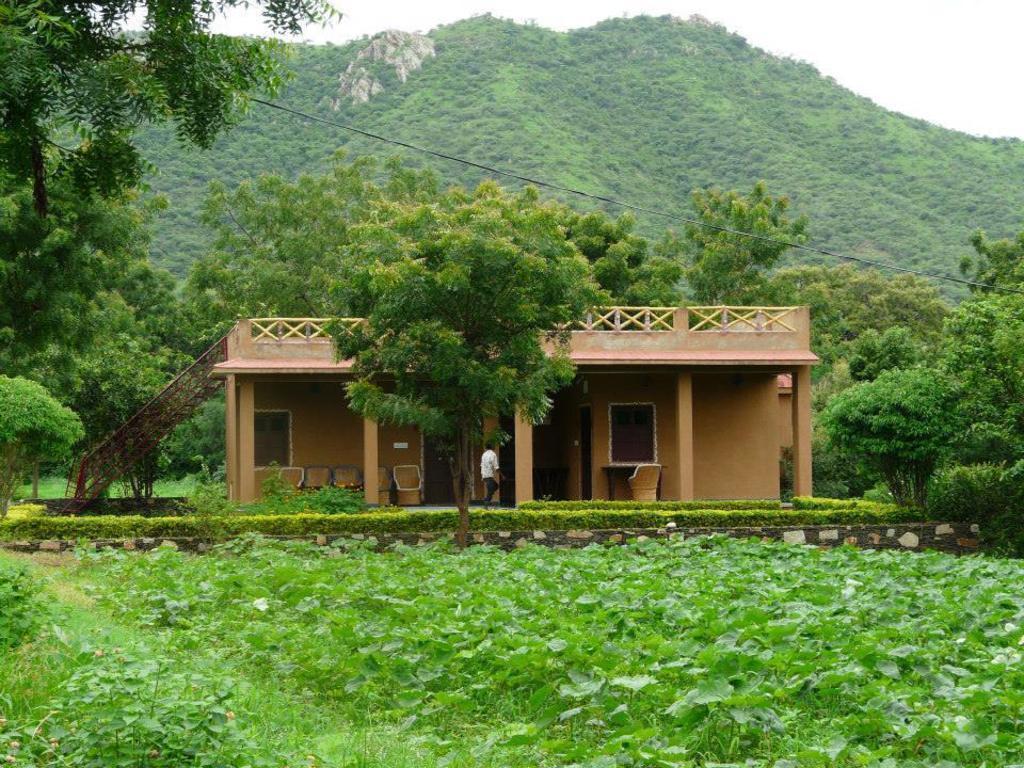 ウダイプル Krishna Ranchヴィラ エクステリア 写真